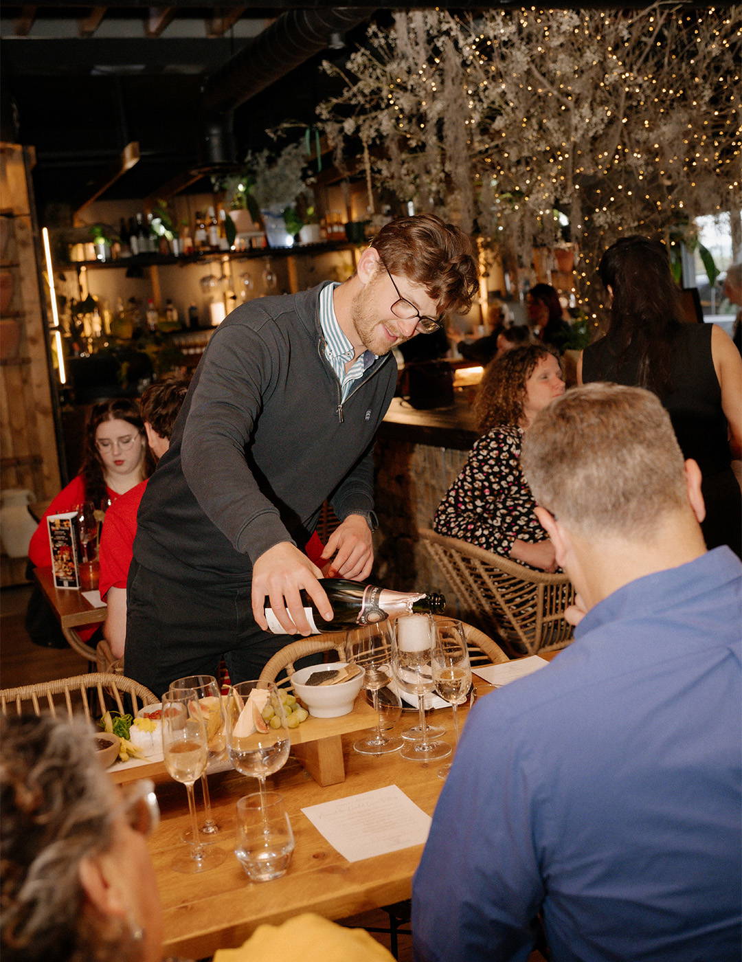 wine-tasting-pouring-wine-guests